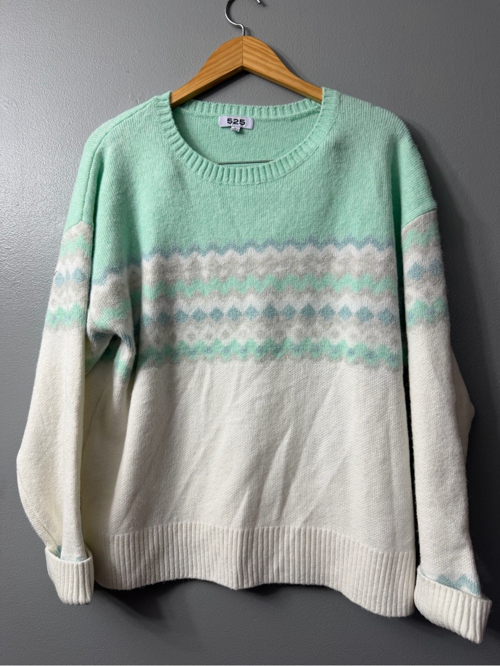525 america fair isle sweater Cozy White Fair Isle Knit Sweater XL
